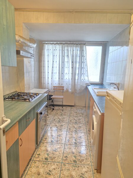 Piata Iancului, 3 minute metrou.