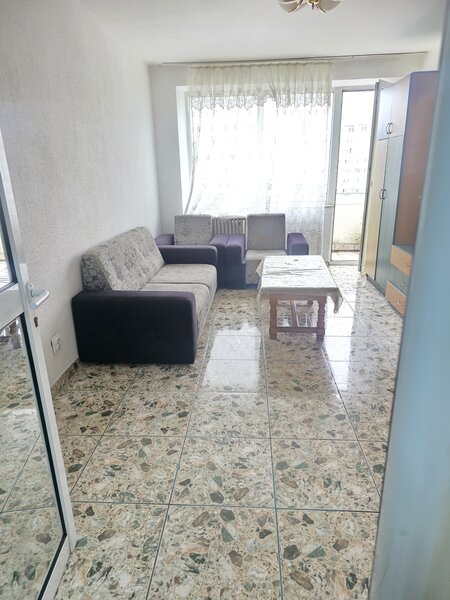 Piata Iancului, 3 minute metrou.