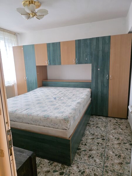 Piata Iancului, 3 minute metrou.