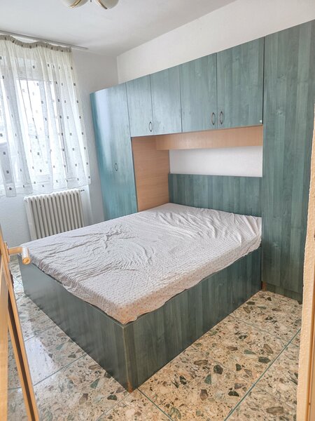 Piata Iancului, 3 minute metrou.