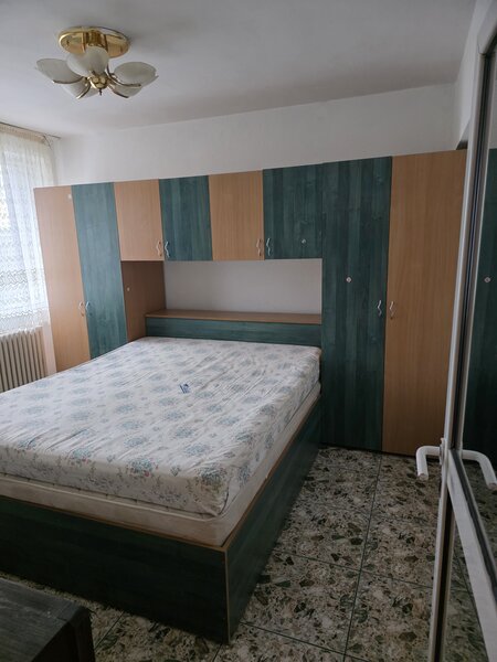 Piata Iancului, 3 minute metrou.